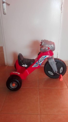 Triciclo Fisher-price Hot Whells