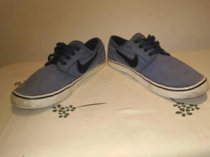 Zapatos Azul Nike Talla 41 (remate)