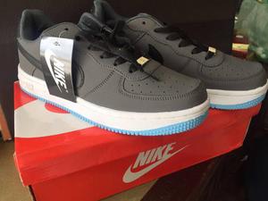 Zapatos Nike Air Force One Gris Nuevos 