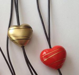 Collares En Cuero Dijes Corazón Colores Surtidos Bisuteria