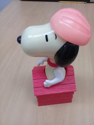 Muñeco De Colección Snoopy En Casa Roja