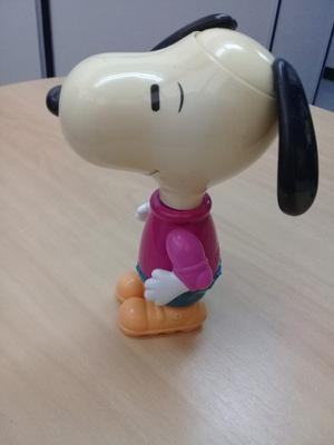 Muñeco De Colección Snoopy En Patínes