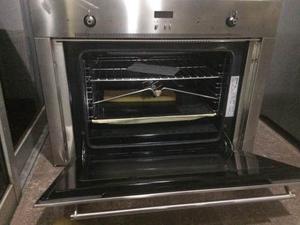 Horno De Cocina Marca Smeg Y Campana De Acero