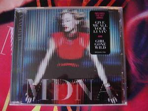 Madonna Mdna Afiche Y Pin Cd Fisico Original Importado