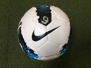 Balón De Fútbol Nike Grama Artificial