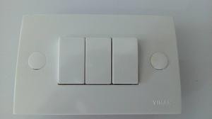 Interruptor Triple 1p 10a Block Vimar