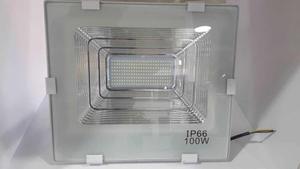 Reflector Led 100w Faro Para Exterior Ip v-265v