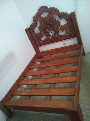 Cama Matrimonial De Madera Y Hierro Forjado