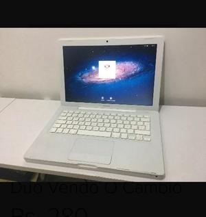 Macbook De La Aple Color Blanco, Modelo A