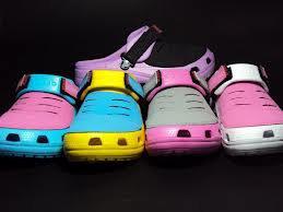 Vendo sandalias crocs al mayor a 48500 bs la docena