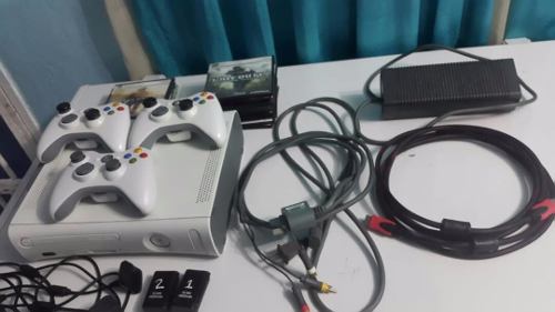 Xbox 360 Con 2 Controles 100% Operativo Lt.3.0 Ofrescan