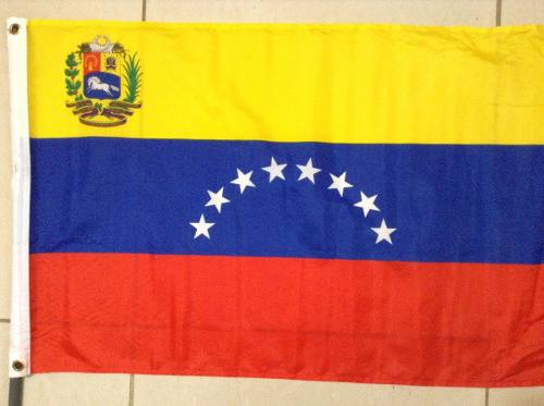 Bandera Venezuela En Nylon Importado 0.90 X 0,60 Cm