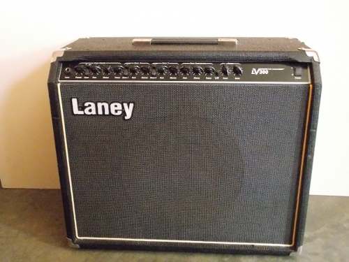 Amplificador De Guitarra Electrica Laney Lv 300 Y Pedal Boss