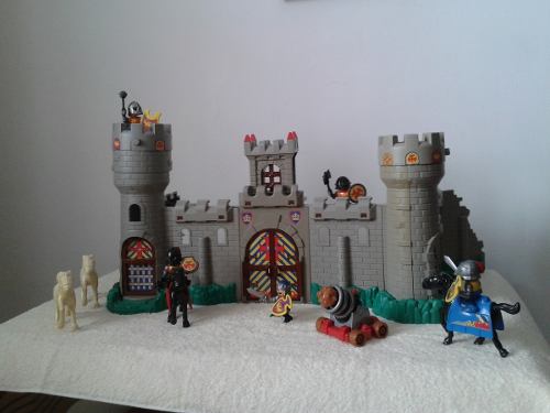 Castillo Medieval En Excelentes Condiciones