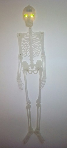 Esqueleto 150 Cms Halloween Prende Ojos. Brilla Oscuridad