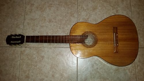 Guitarra Acústica Venezolana Benito A. Gerrero.