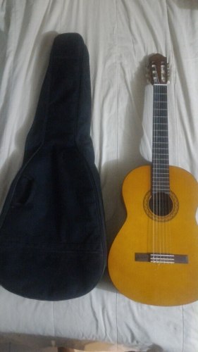 Guitarra Acústica Yamaha C40 Con Forro Acolchado