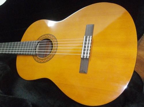 Guitarra Acustica Yamaha Como Nueva Con Super Estuche
