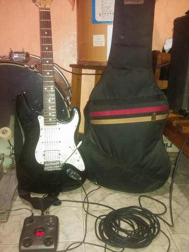 Guitarra Eléctrica Aria Stg, Pedal Zoom G1 Y Forro/130