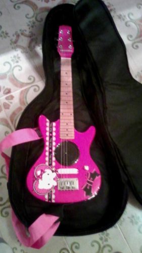 Guitarra Eléctrica Hello Kitty Edición Especial