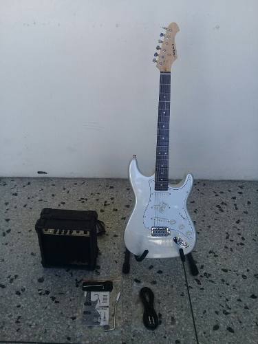 Guitarra Electrica Nueva Aria + Planta Aria 10 W