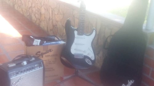 Guitarra Electrica Squier. Equipo Completo