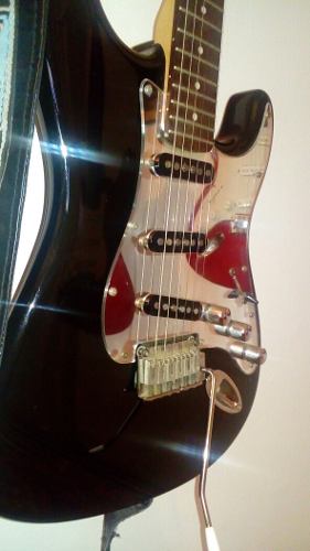 Guitarra Fender Squier Standard Black Chrome