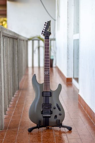 Guitarra Ibanez S 520 Ex Mgf Seymour Duncan Dimarzio Trumps