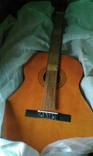 Guitarra, Lira, Redoblante Y Mandolina