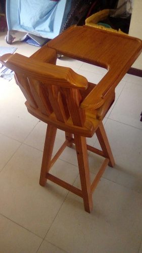 Silla Comedor Para Bebe En Madera De Pino Usada