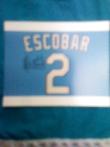 Foto Autografiada De Lacides Escobar Su No. 2 De Camiseta