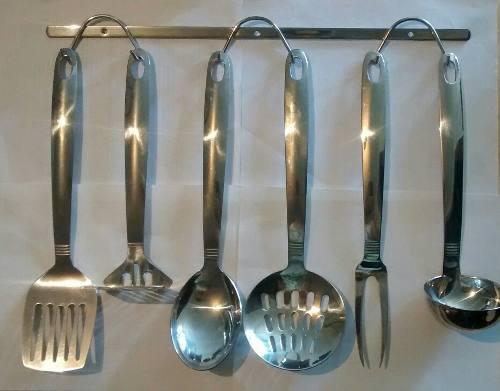 Set De Utensilios De Cocina Guttlem En Acero Inoxidable