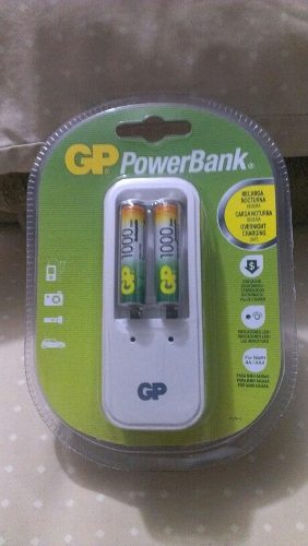 Cargador Bateria Powerbank Gp Aaa / Aa