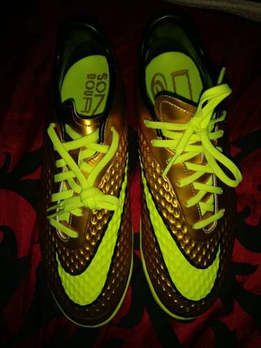 Zapatos Nike Dorados