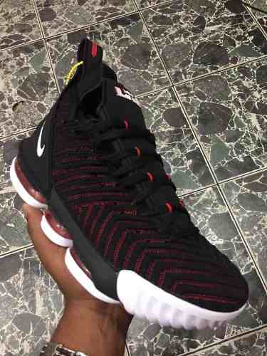 Zapatos Nike Lebrom James 16