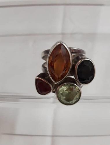 Imponente Anillo De Plata Con Piedras Semipreciosas. Un Lujo