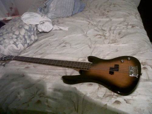 Bajo 5 Cuerdas Washburn