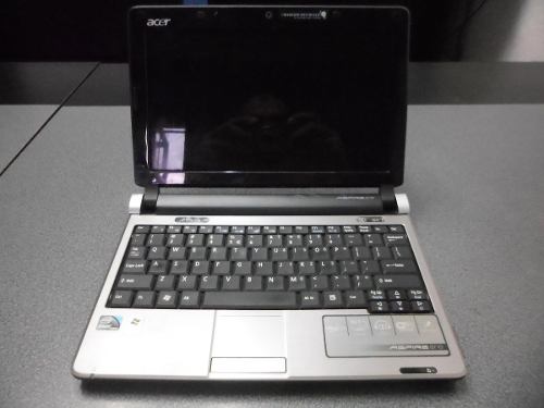 Mini Laptop Acer Aspire Kav10 Como Nueva Con Cargador
