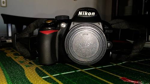 Camara Nikon D, Con 2 Lentes, Bolso Y Accesorios.