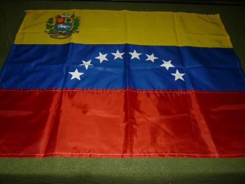 Bandera De Venezuela- 80cm X 60cm- 8 Estrella- Escudo Y Tubo