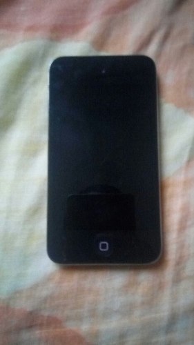 Apple Ipod Touch 4g 8gb (solo Detalle En Foto)