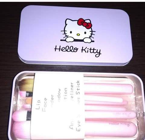 Set Brochas Hello Kitty