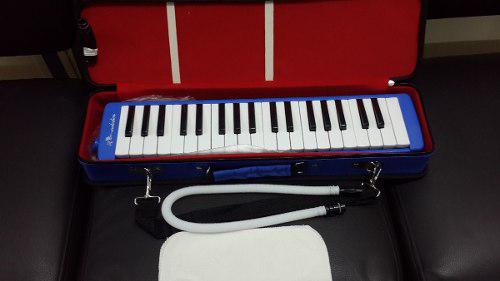 Melodicas Swan