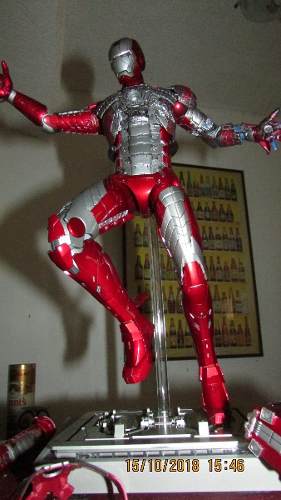 Iron Man Mark V Hot Toys