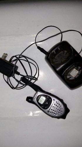 Radio Motorola Con Cargado Y Baterias