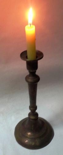 Antiguo Candelabro Bronce Alto Base Redonda Cuerpo Compuesto