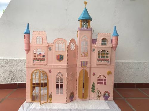 Castillo De Barbie Princesa Con Campanario Musical