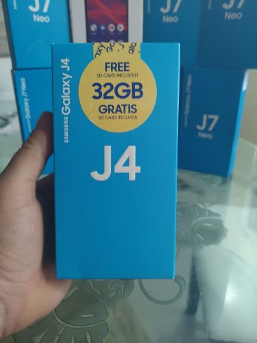 Samsung Galaxy J4 32gb Con Memoria De Regalo