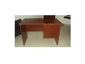 Se vende escritorio poco uso para oficina