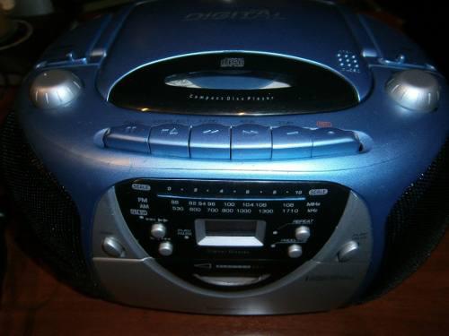 Radio Portátil Reproductor De Cd, Radio Y Cassette Daewoo